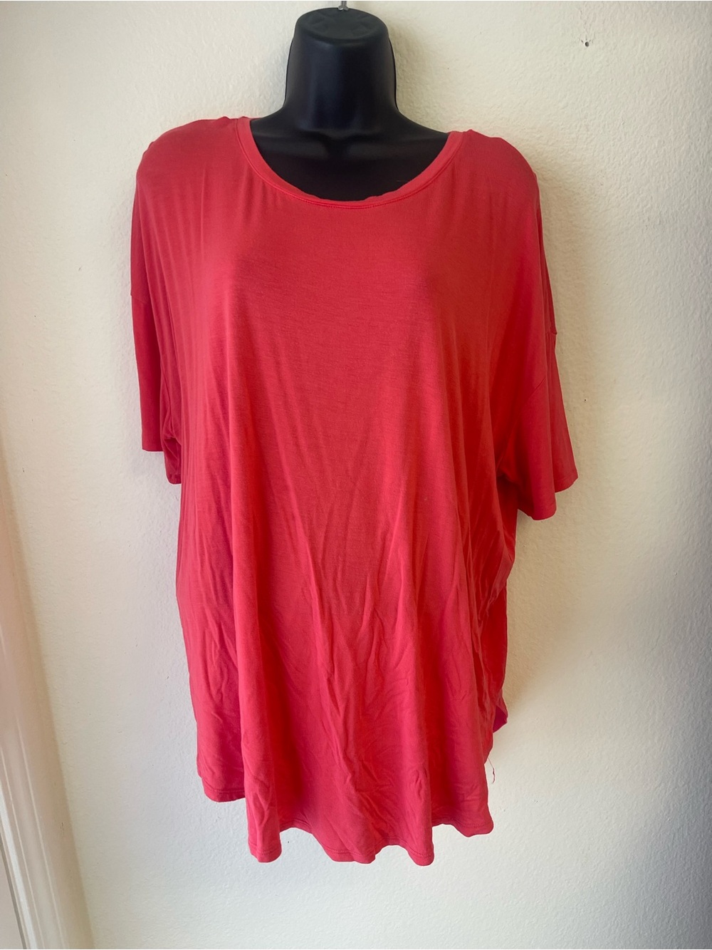 Time and Tru Red Scoop Neck Short Sleeve Top